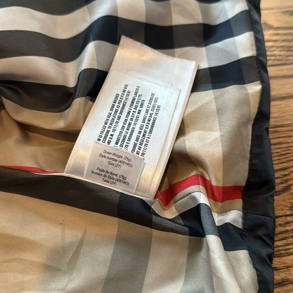 Burberry coat - Picture 4 of 9